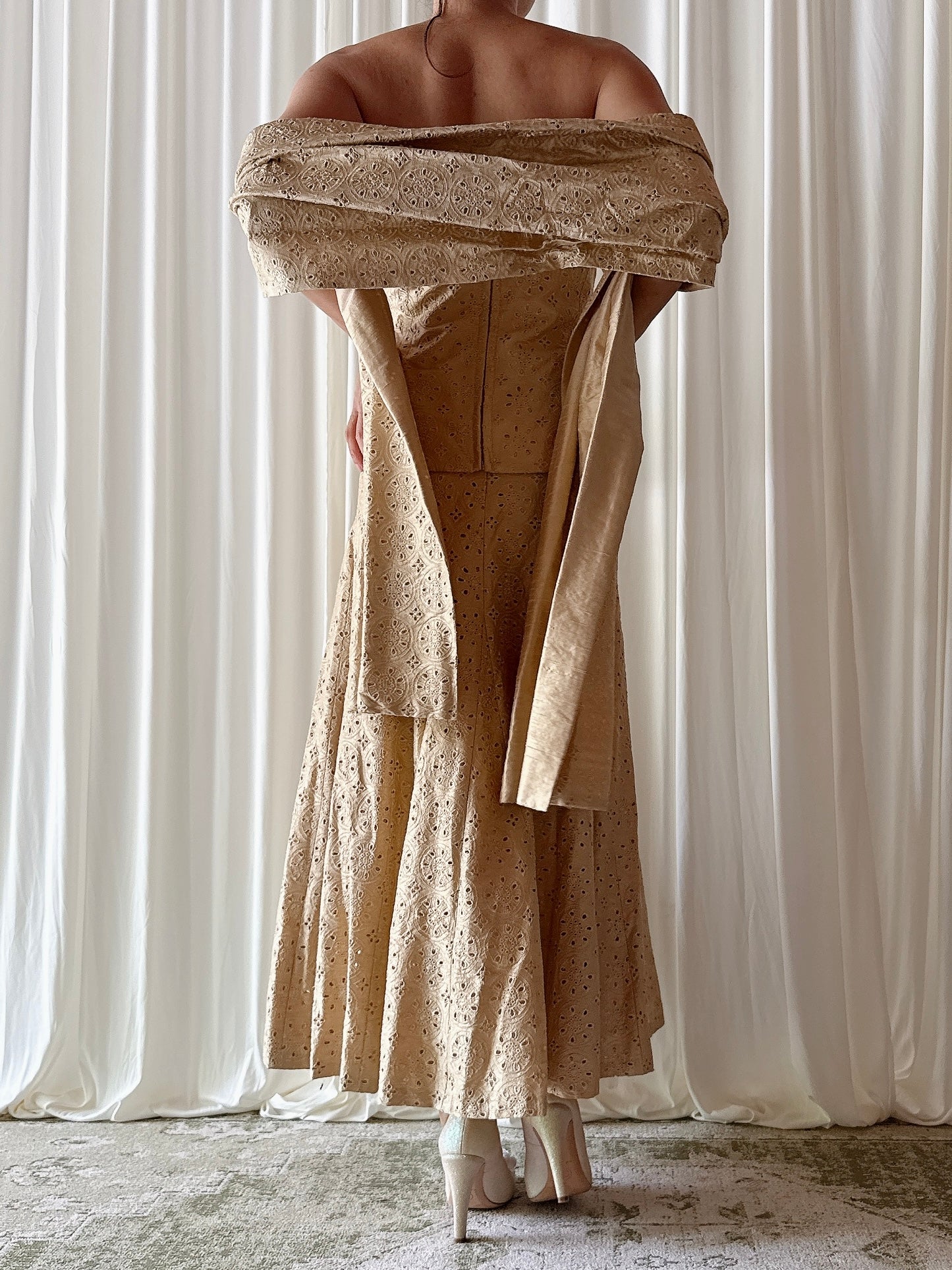 Vintage Paule Vasseur Light Gold Embroidered 4 Piece Set - Size 46