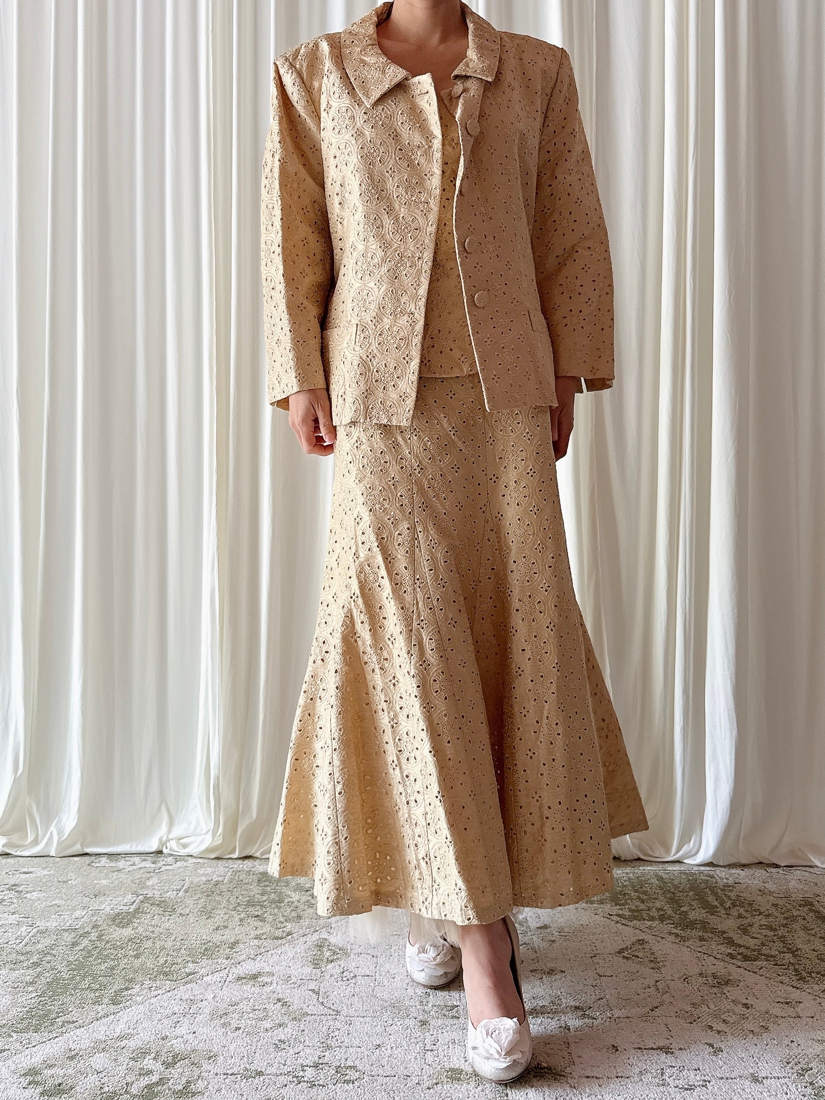 Vintage Paule Vasseur Light Gold Embroidered 4 Piece Set - Size 46