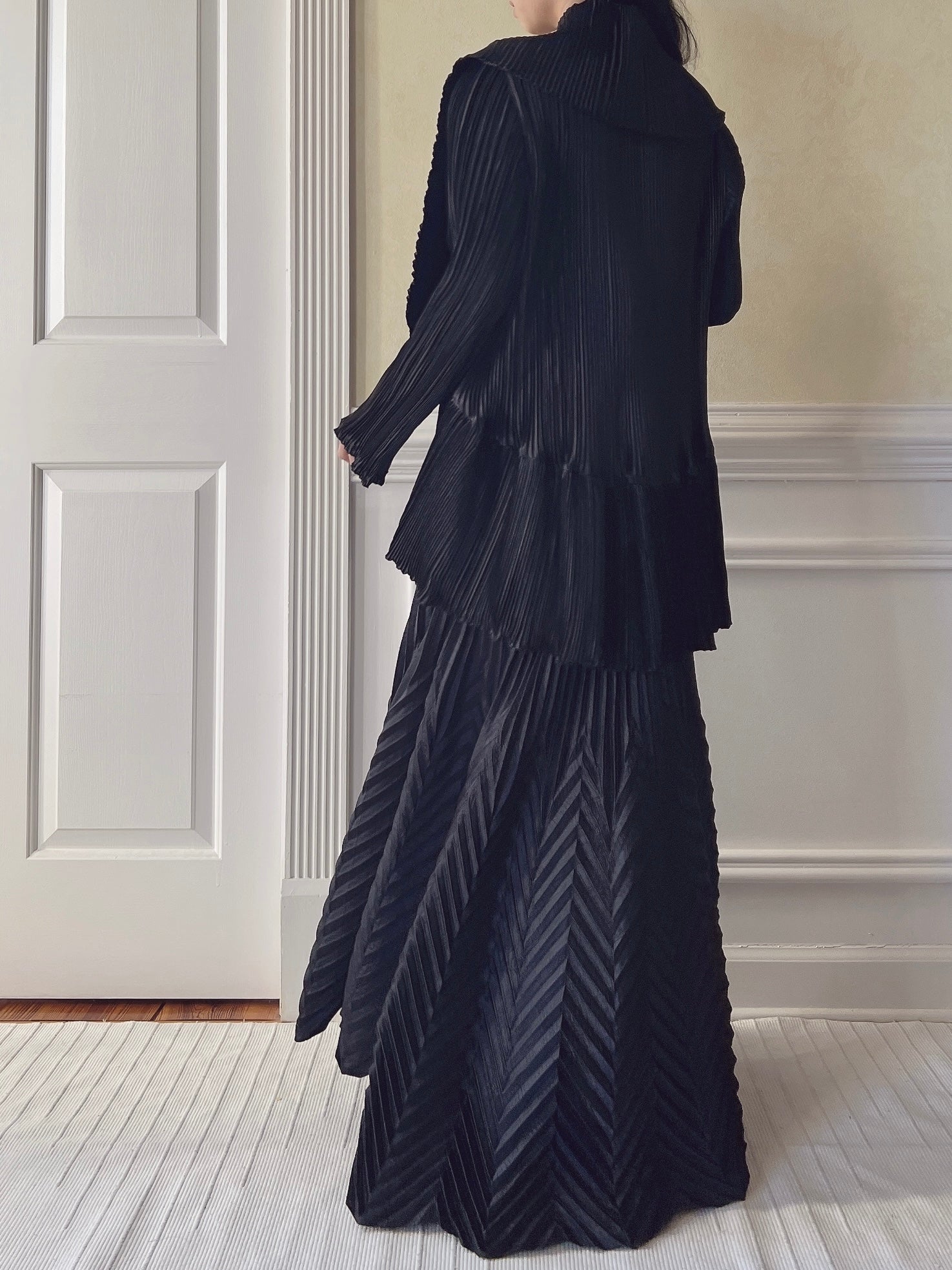 Vintage Black Ruffle Pleated Jacket - OSFM